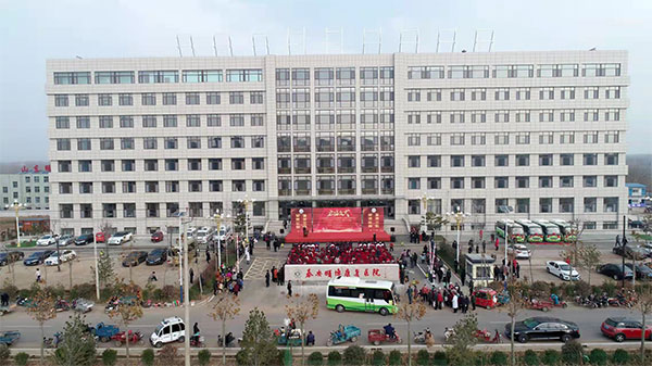 百名省級醫(yī)學專家走進頤博義診惠民系列活動、首屆頤博院長論壇暨健康直通車啟動儀式正式啟動