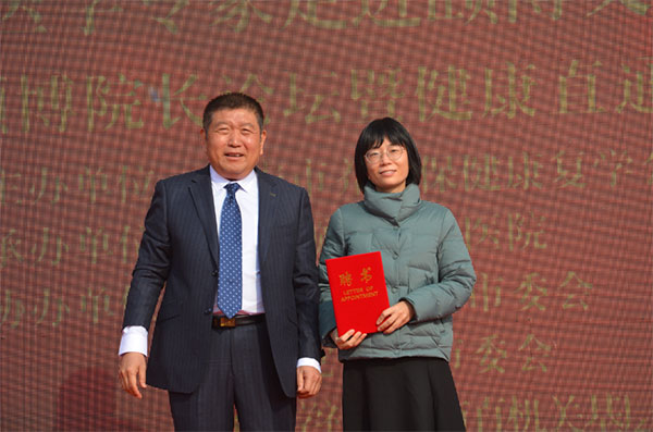 百名省級醫(yī)學專家走進頤博義診惠民系列活動、首屆頤博院長論壇暨健康直通車啟動儀式正式啟動