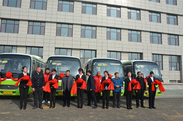 百名省級醫(yī)學專家走進頤博義診惠民系列活動、首屆頤博院長論壇暨健康直通車啟動儀式正式啟動