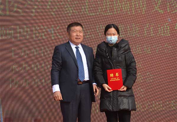 百名省級醫(yī)學專家走進頤博義診惠民系列活動、首屆頤博院長論壇暨健康直通車啟動儀式正式啟動